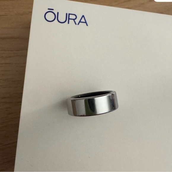 Oura ring size 8 gen 3 heritage 💍✨ - Picture 8 of 8